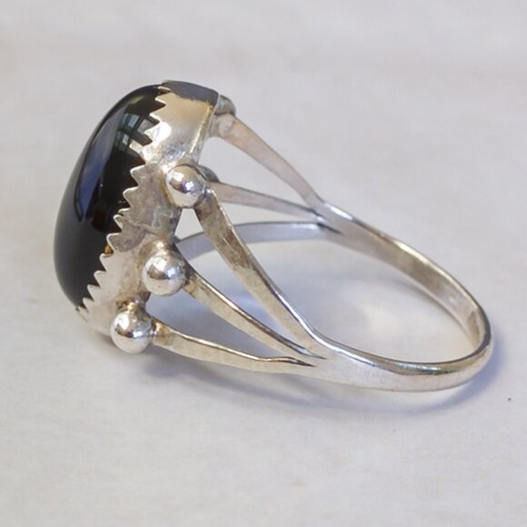 Sterling Onyx Ring with Split Triple Shank — Size 8 - Picture 11 of 11